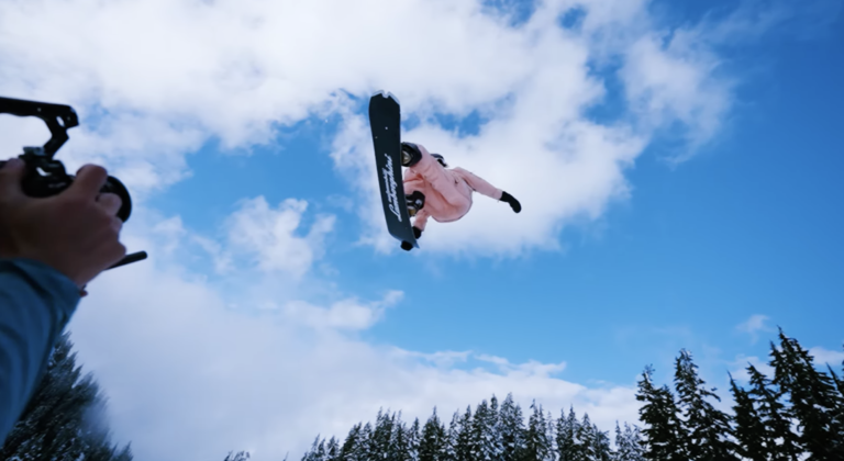 Brain Bowl x Sesh Up 2026 przypomina, że najlepsze snowboardowe pomysły często powstają z prostych rzeczy: śniegu, łopat i dobrej ekipy.